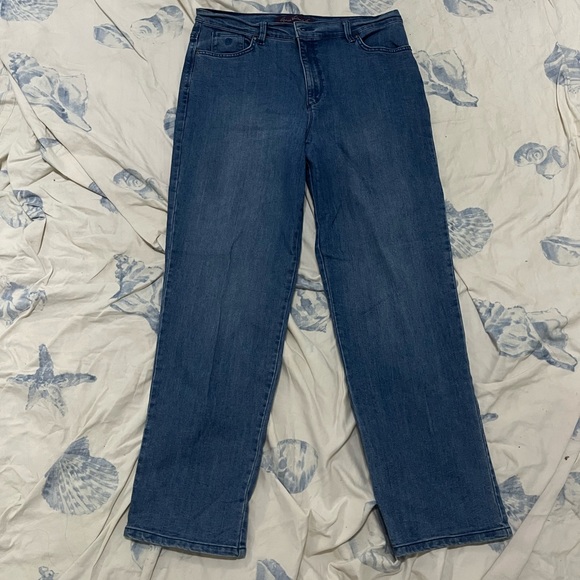 Gloria Vanderbilt - Amanda Jeans - Picture 1 of 4